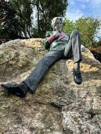 Oscar Wilde lived across the street from the hotel