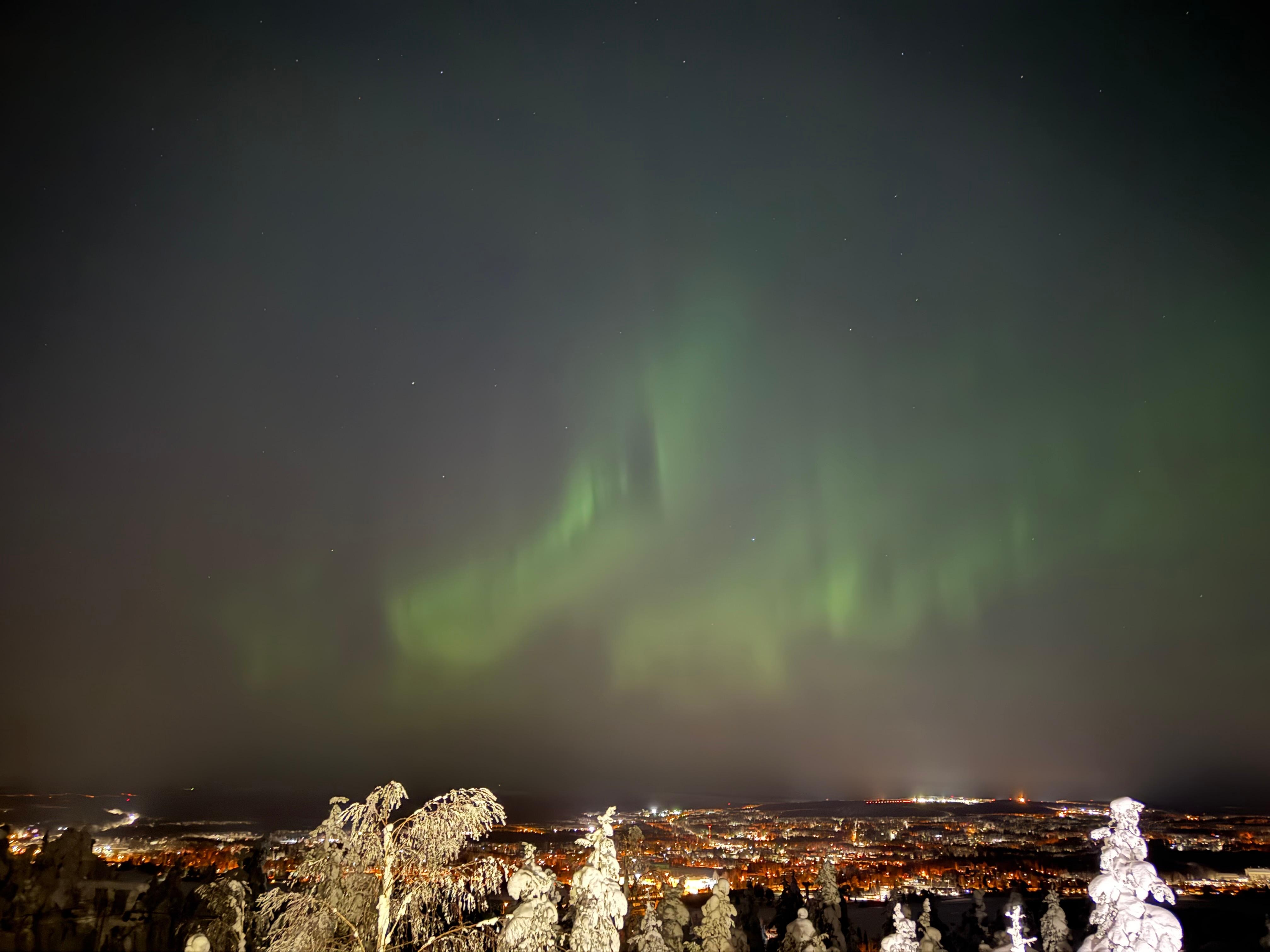 屋上から見たオーロラ