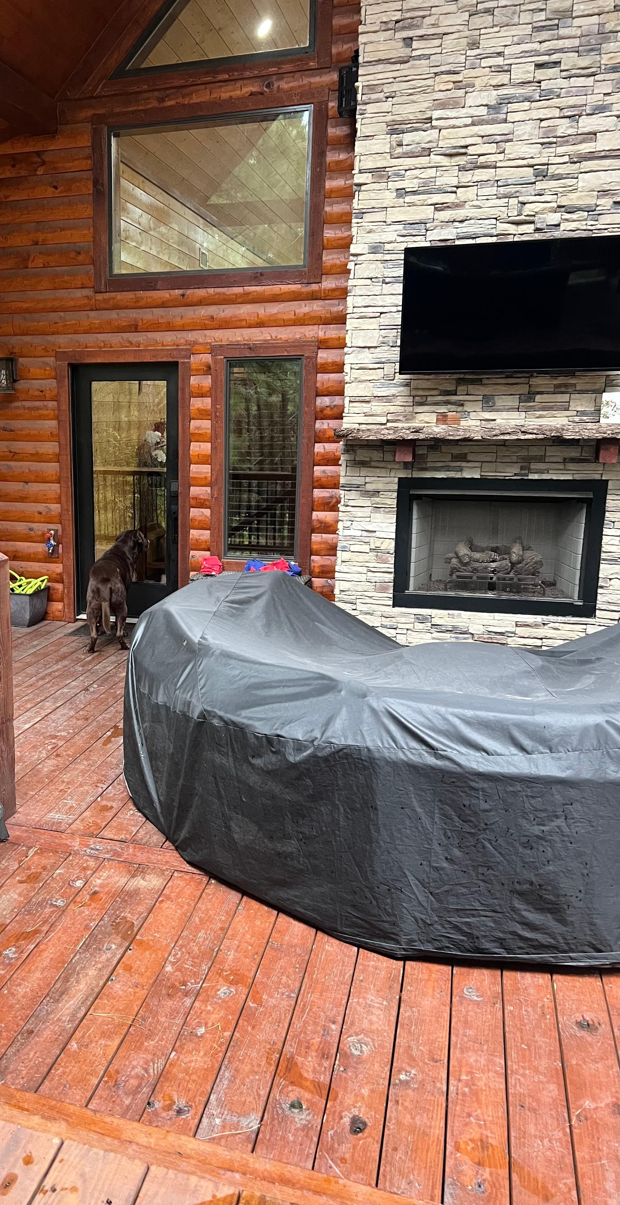 Outdoor entertainment area is very large 