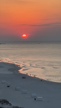 Couldn’t help but get up early to catch the sunrise.