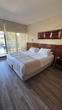 Flot værelse med masser af plads