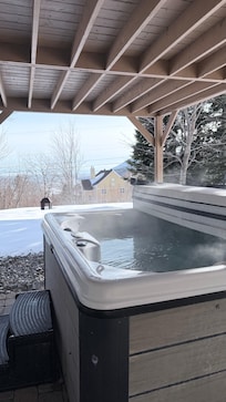 Hot tub
