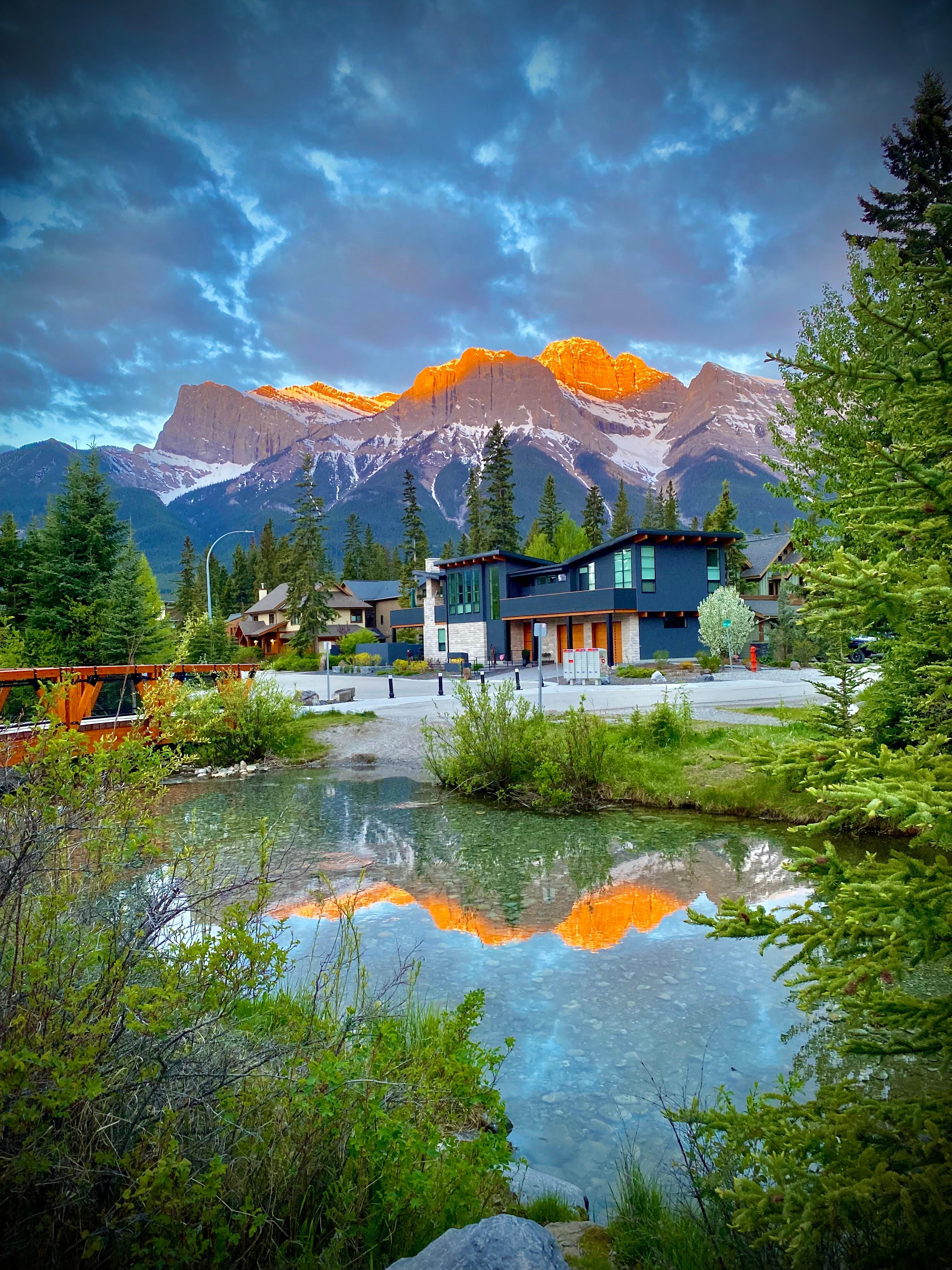 Early morning sunrise steps from Rundle Lodge