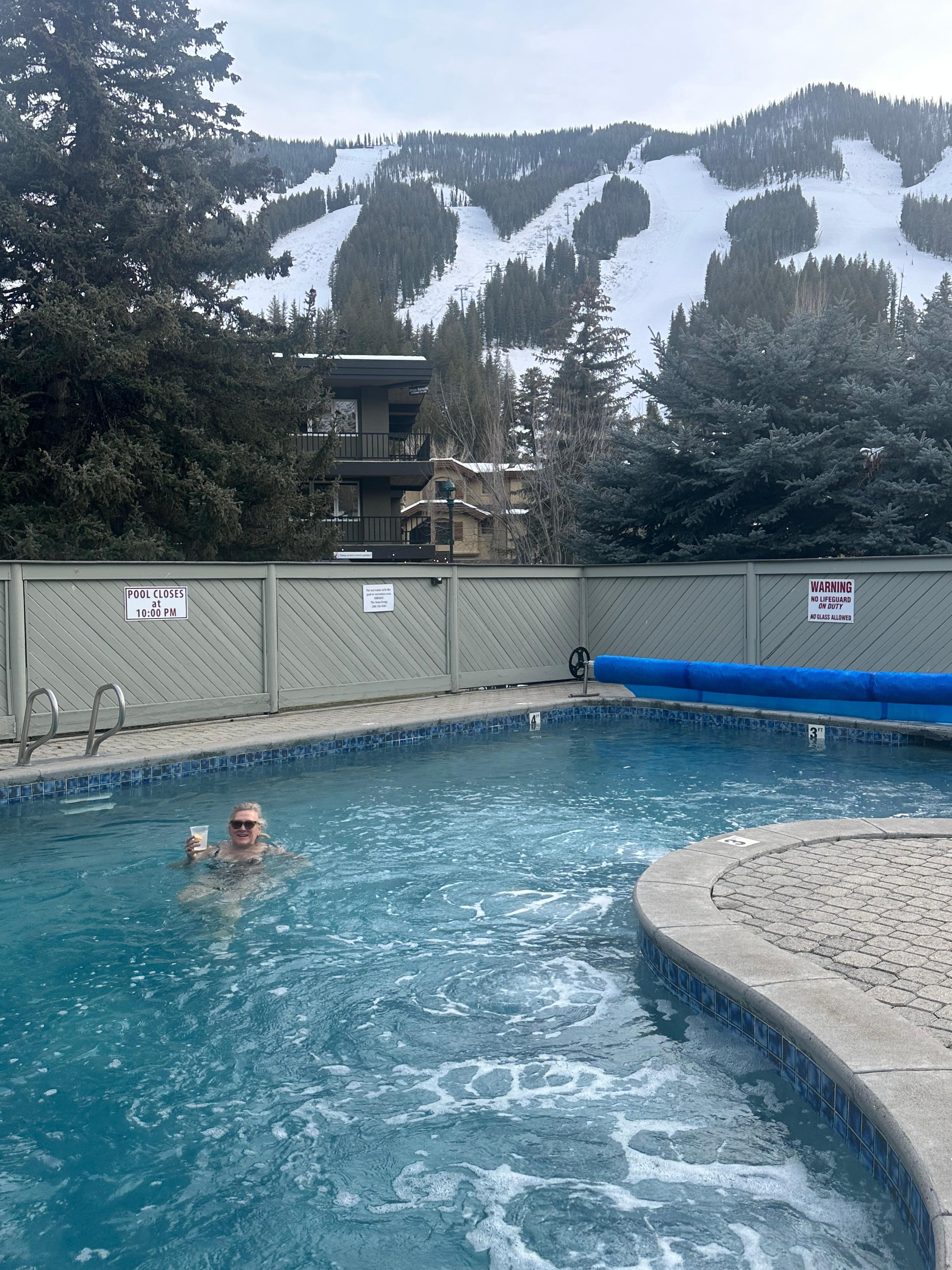 Après-ski poolside