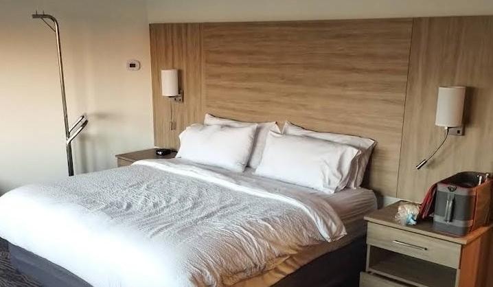 Sleeping area, two queen beds