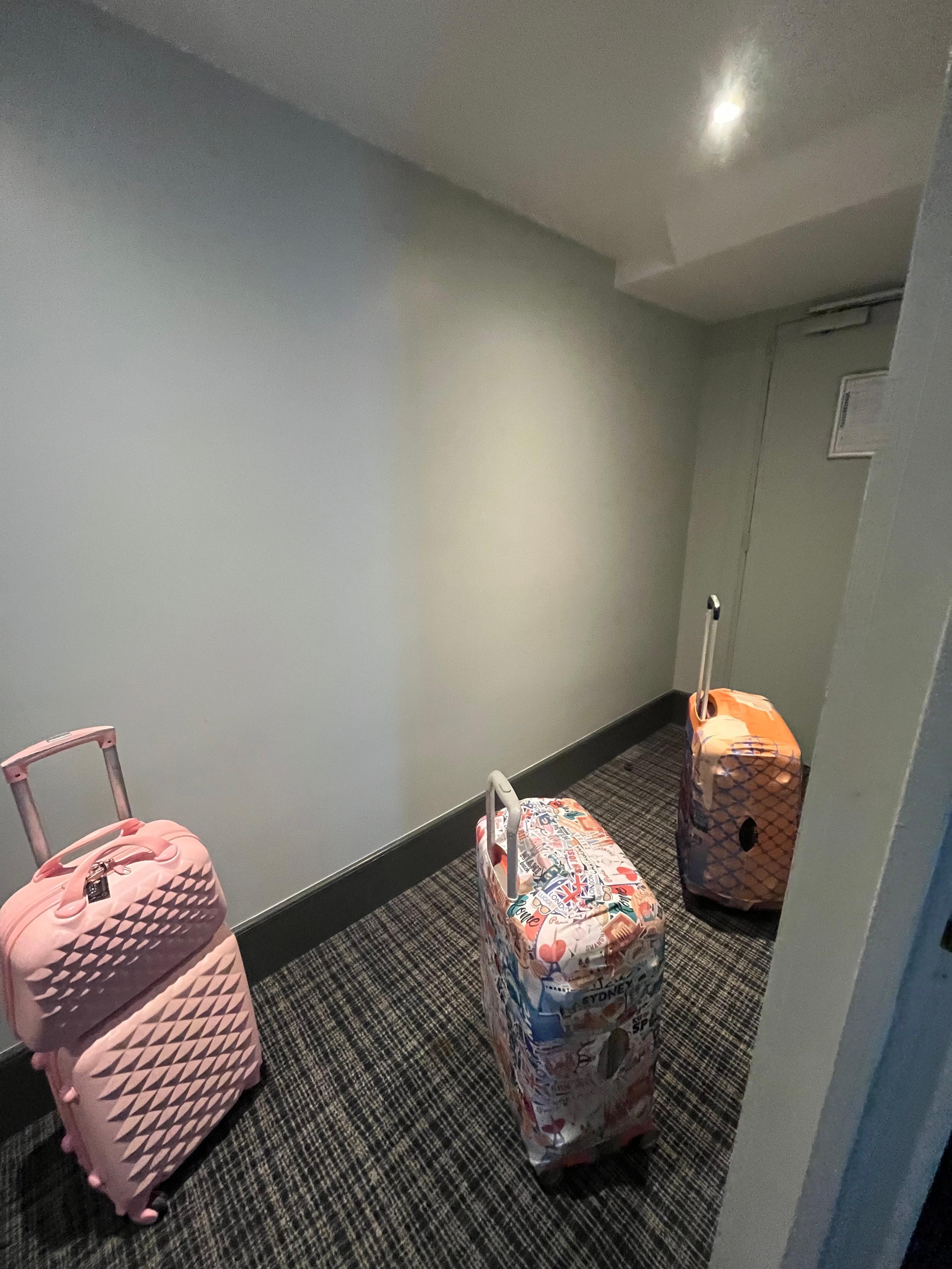 Hall dentro do quarto.