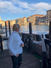 Embarcadero del hotel en gran canal.