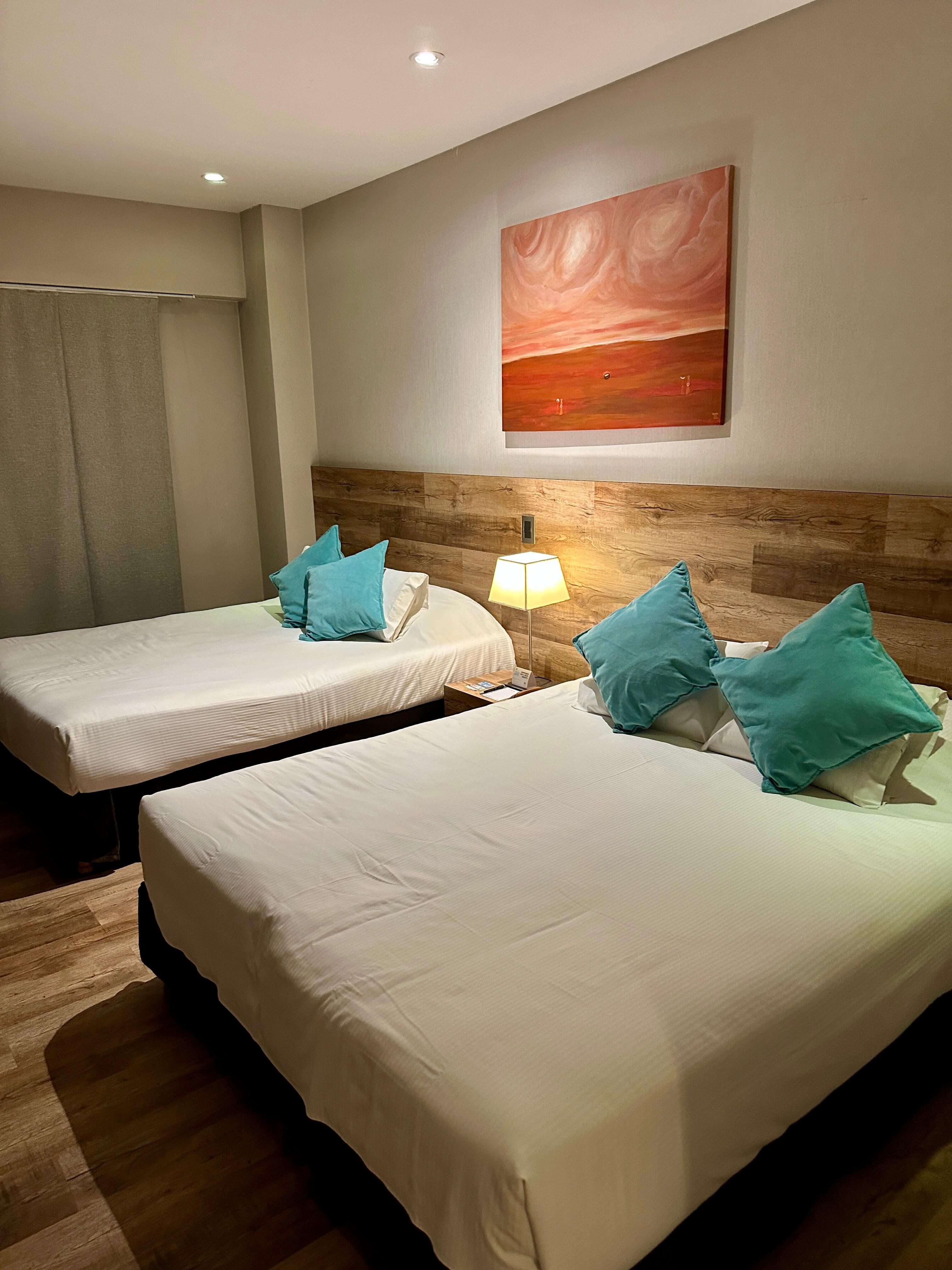 Double queen bed room