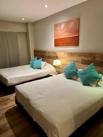 Double queen bed room