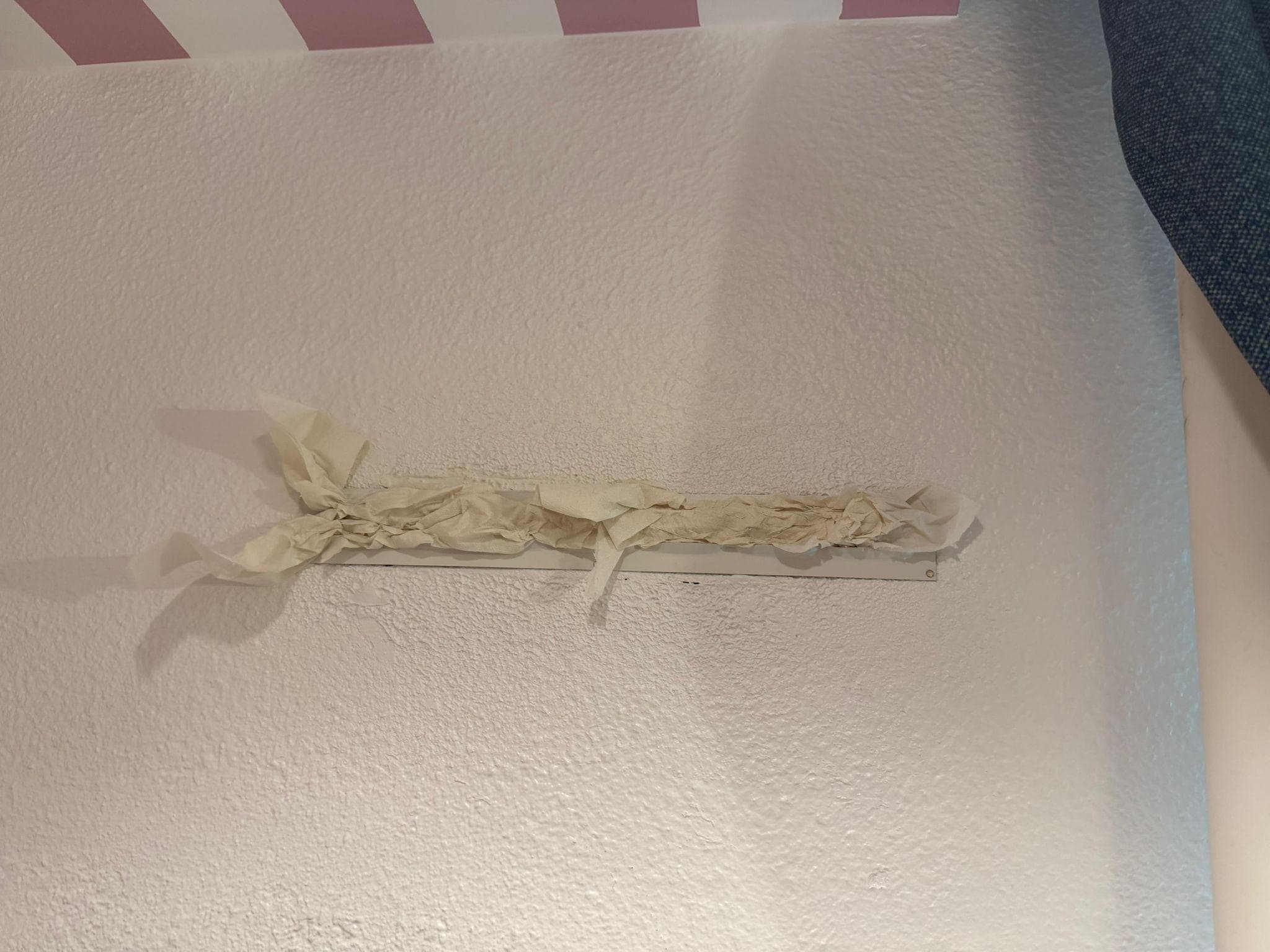 I had to wet toilet paper and use it to close the vents to reduce the coldness in the room 