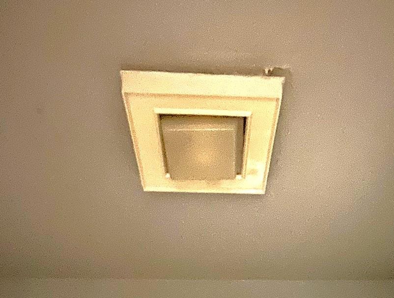 Ceiling fan in bathroom 