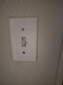 Had to wiggle, push switch to turn off the light