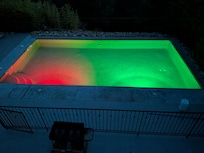 Piscine éclairée
