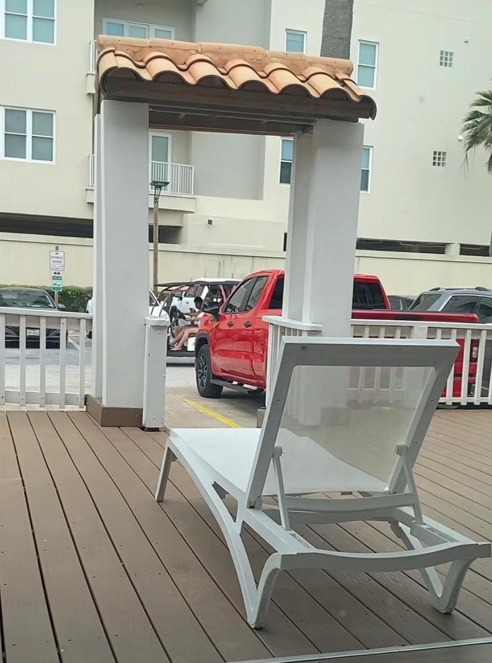 Outdoor sitting area 