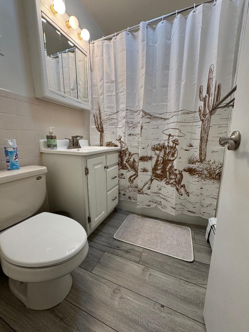 very clean and nicely decorated 