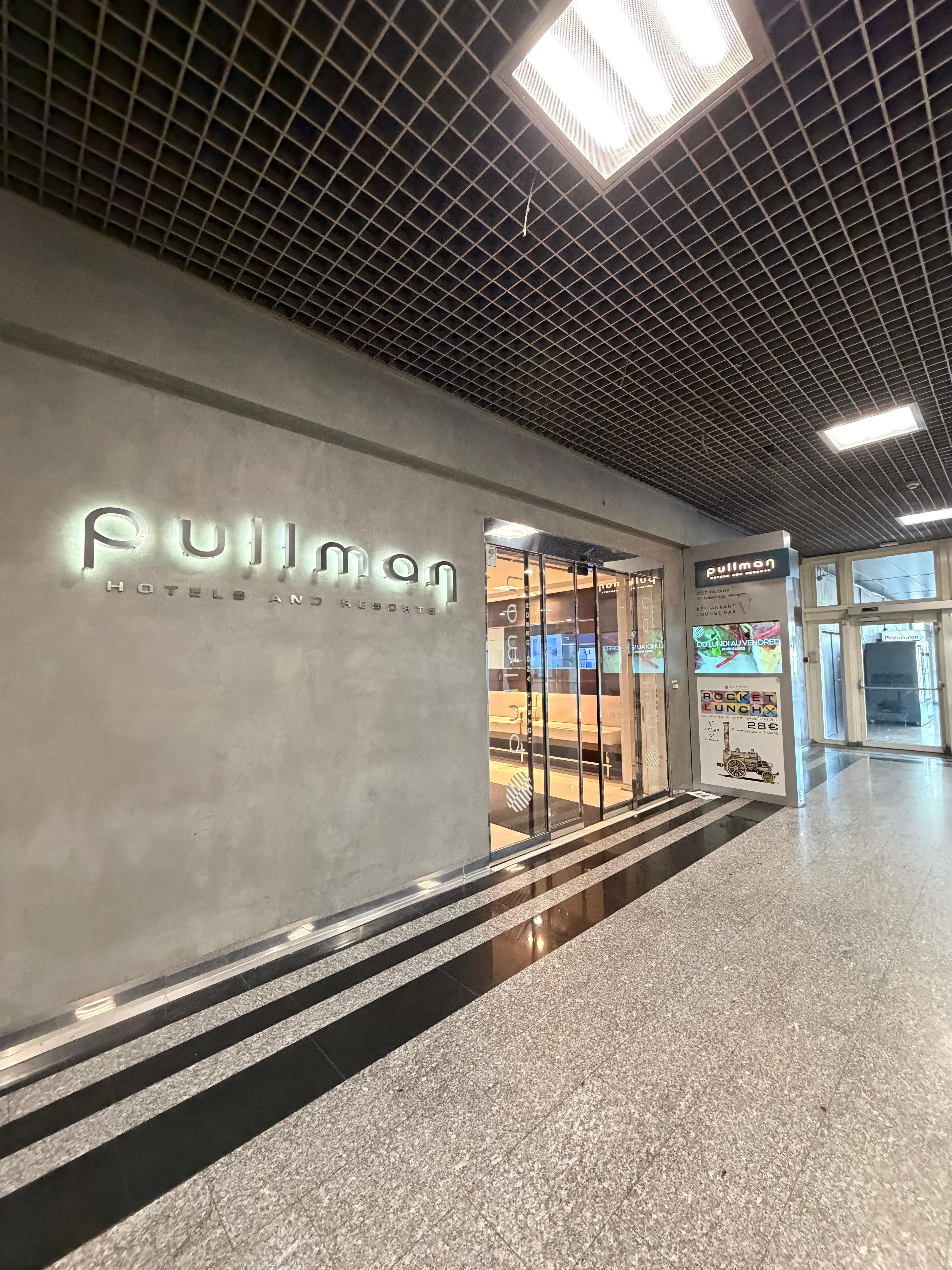 パリからユーロスターでブリュッセルへ。構内直結でした。