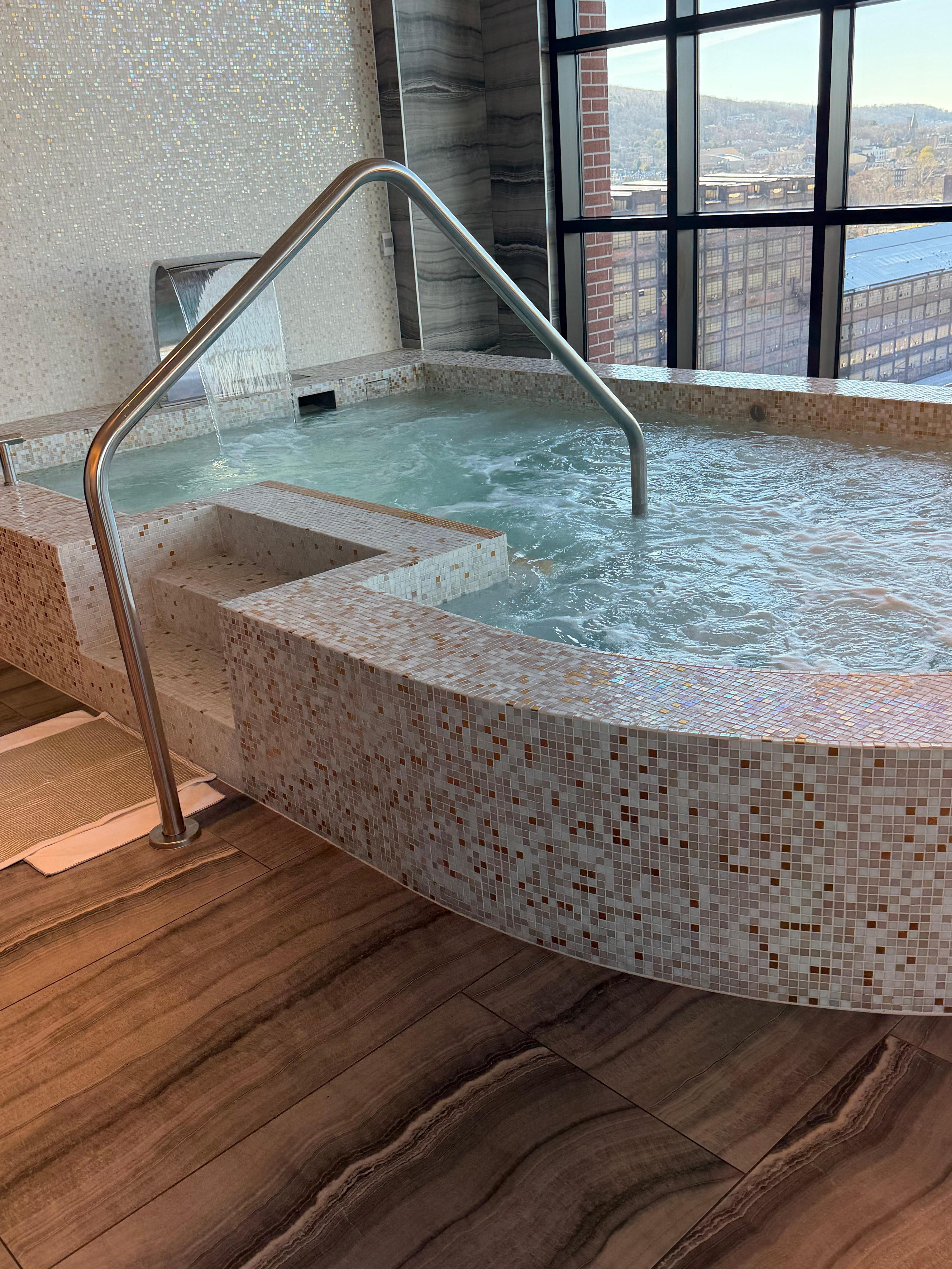 Spa hot tub 
They have a lemongrass steam room  -