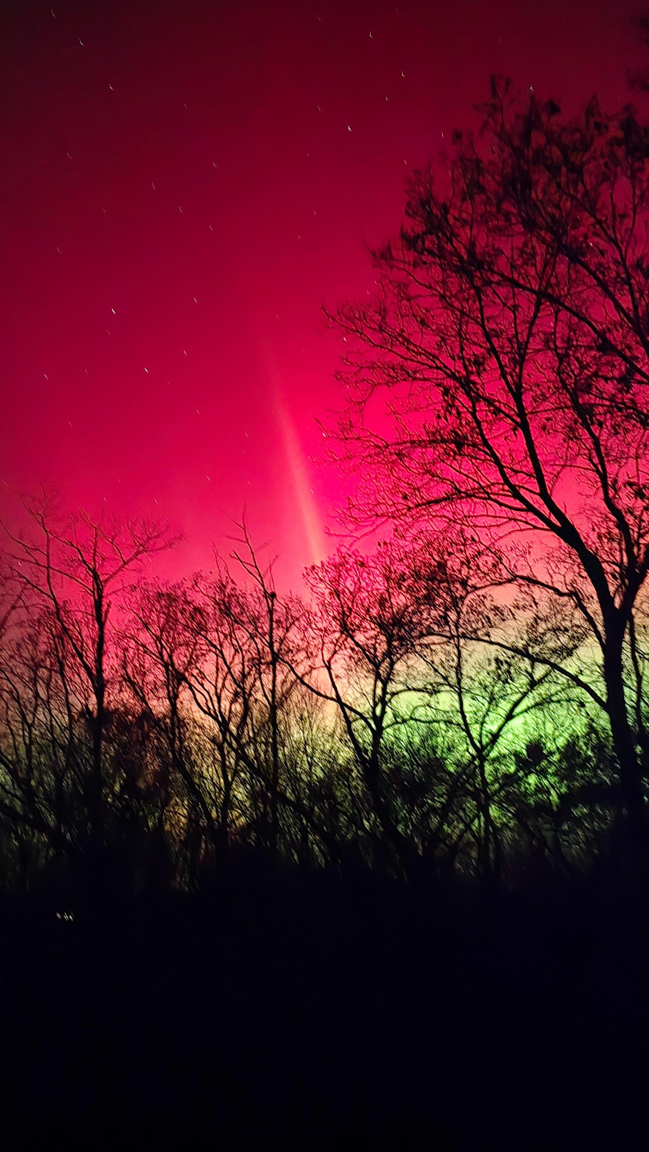 Amazing Northern Lights show from the porch hot tub