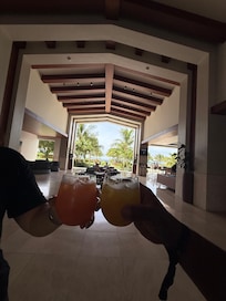 Welcome drinks @ Ritz Carlton Turks and Caicos