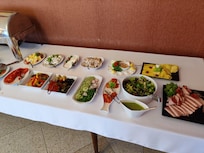 Ćniadanie