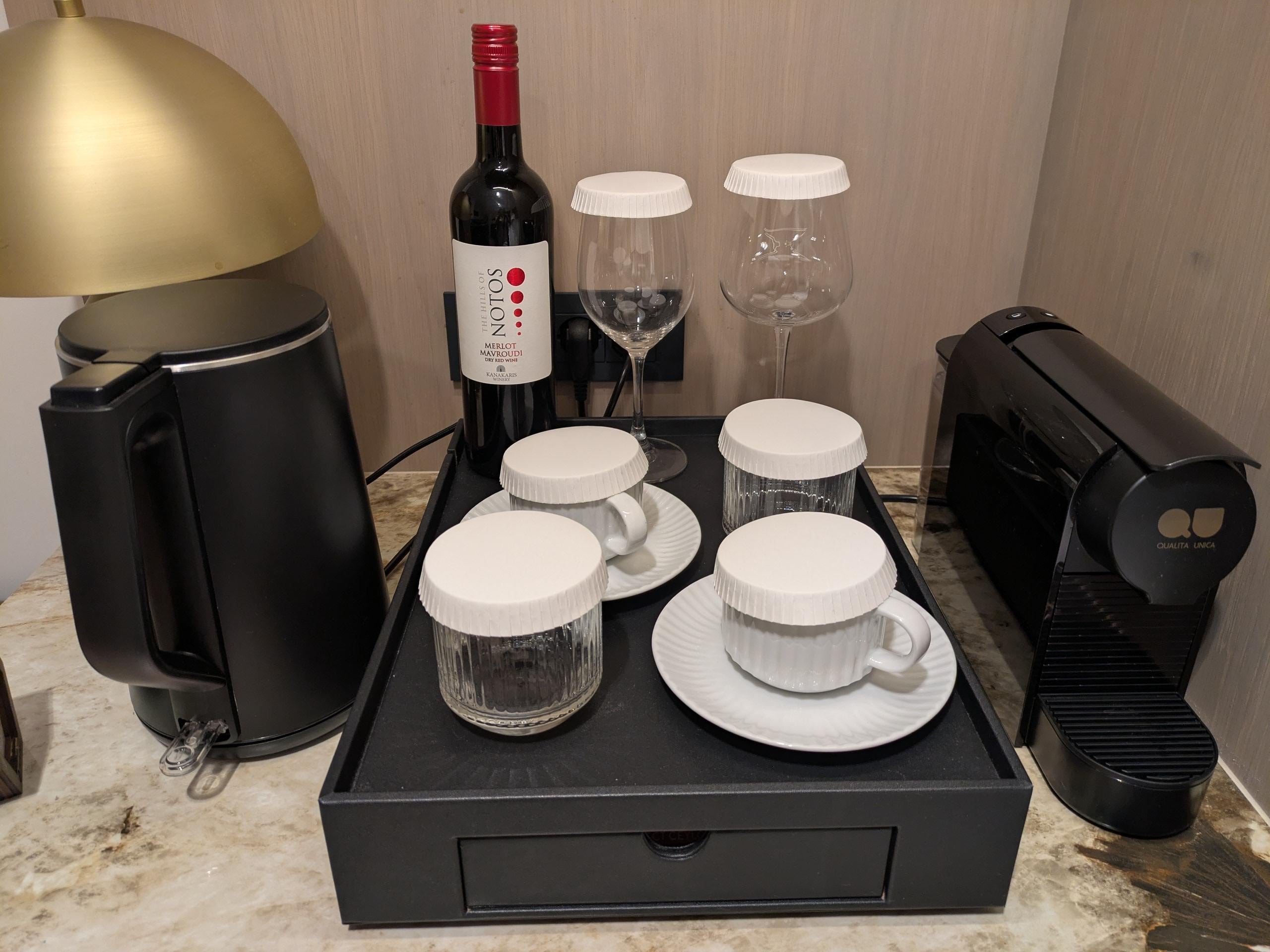 ウェルカムドリンクや部屋にワインもありました。