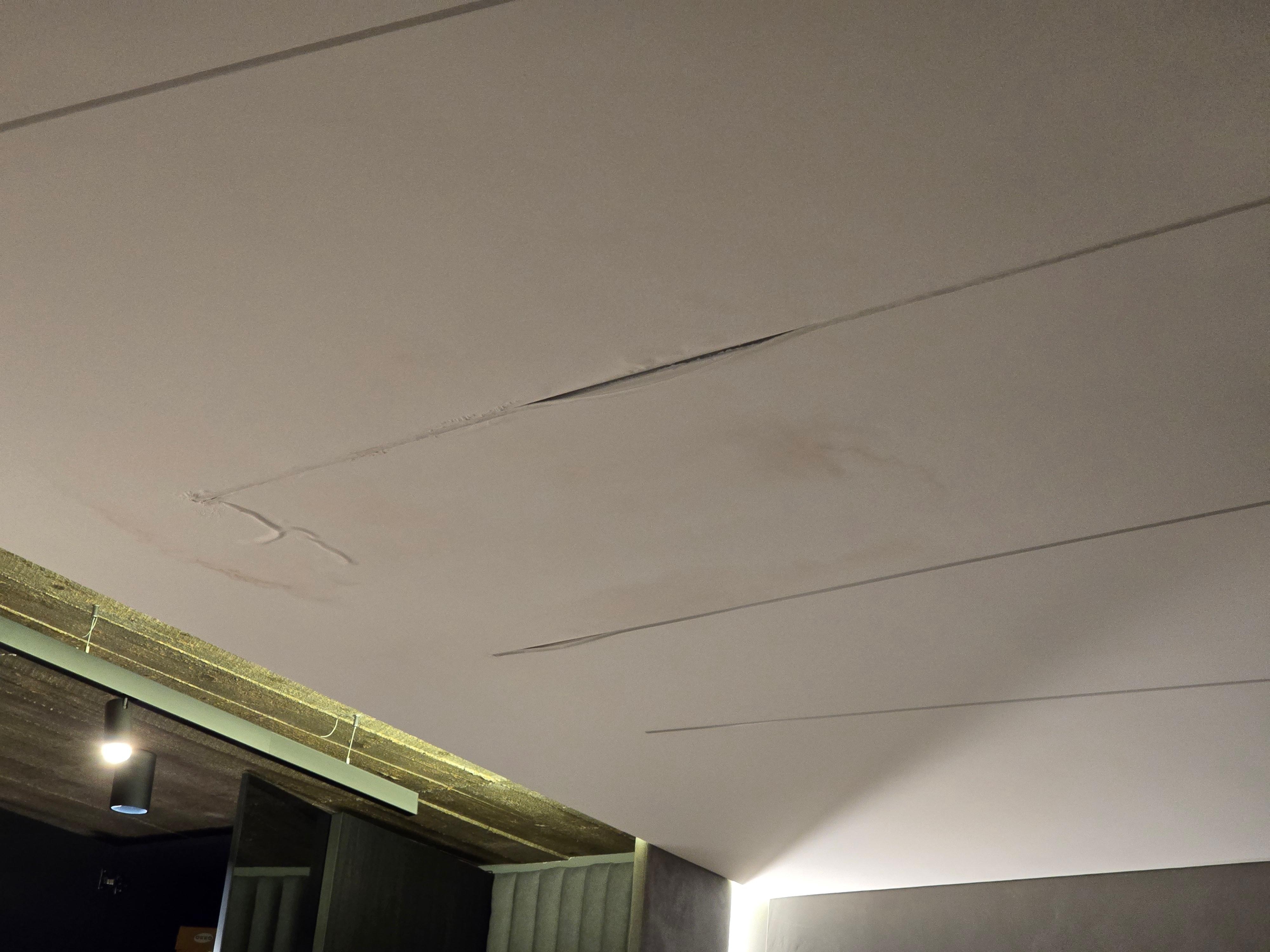 Wasserschaden im Wohnzimmer