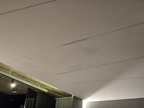 Wasserschaden im Wohnzimmer