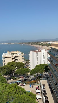 terrasse au 6 Eme étage il y’a une piscine très belle vue