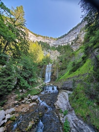 La cascade a Saint meme... situé a 40min en voiture de l'auberge... trouvée grâce au conseil de l'auberge