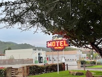 Very nice small town, and the best of restaurants! Bell’s!!!!