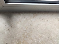 Sol qui n'a pas vu un aspirateur depuis des années