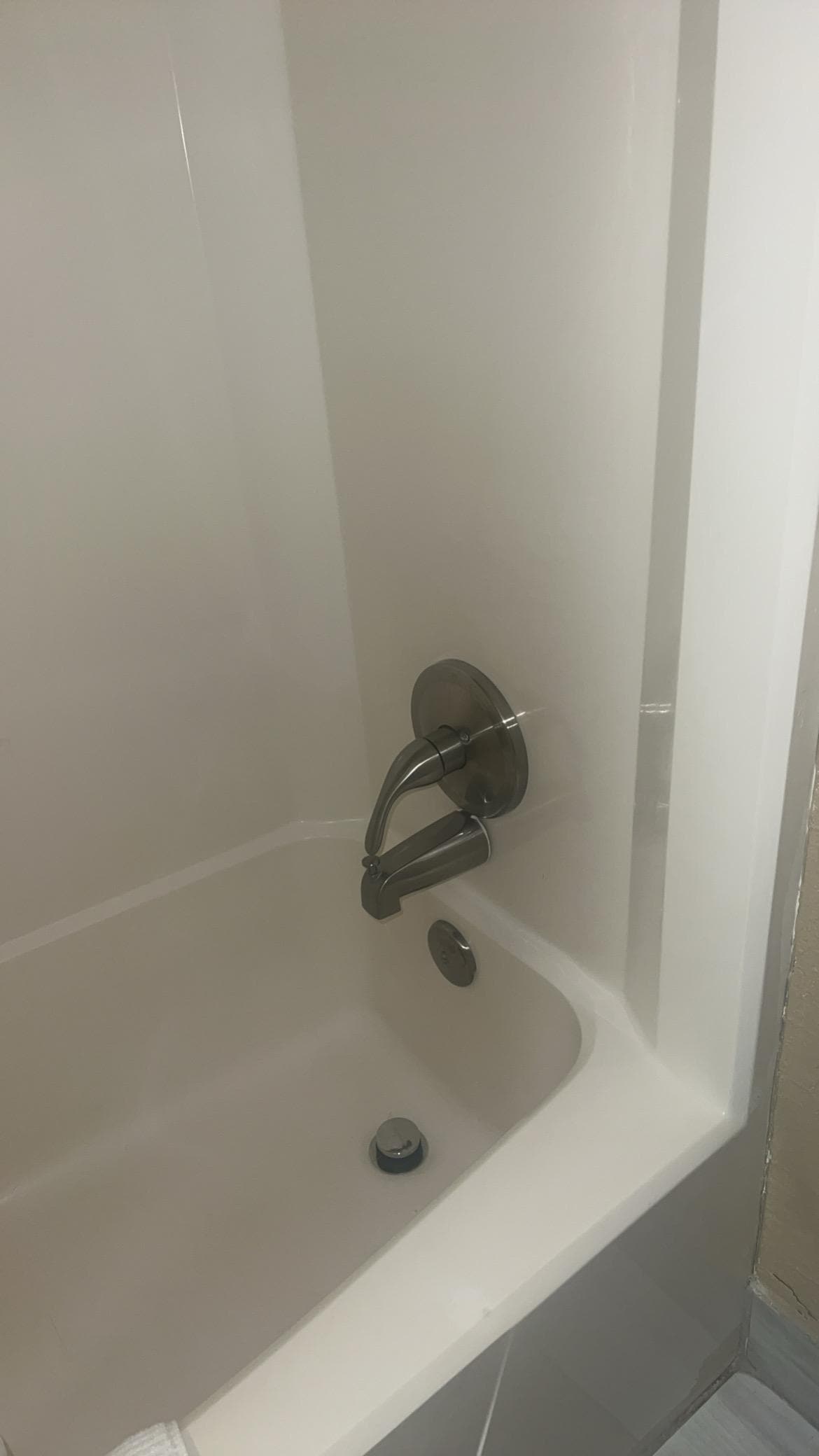 The shower was very sark