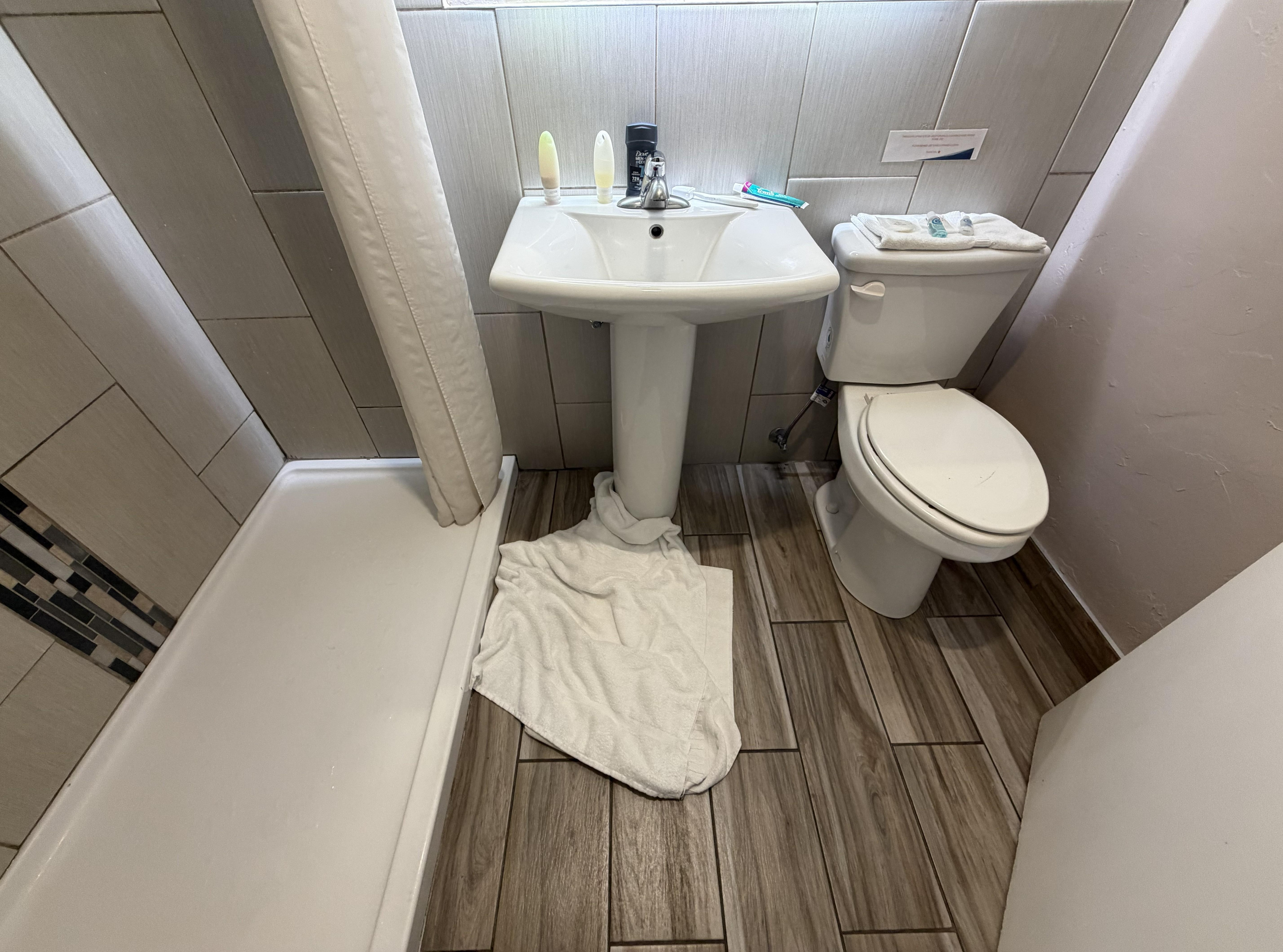 Nice Bathroom, large shower no tub, Great water pressure and Hot Water.  You need to come in, close the door then sit down, if you want privacy.