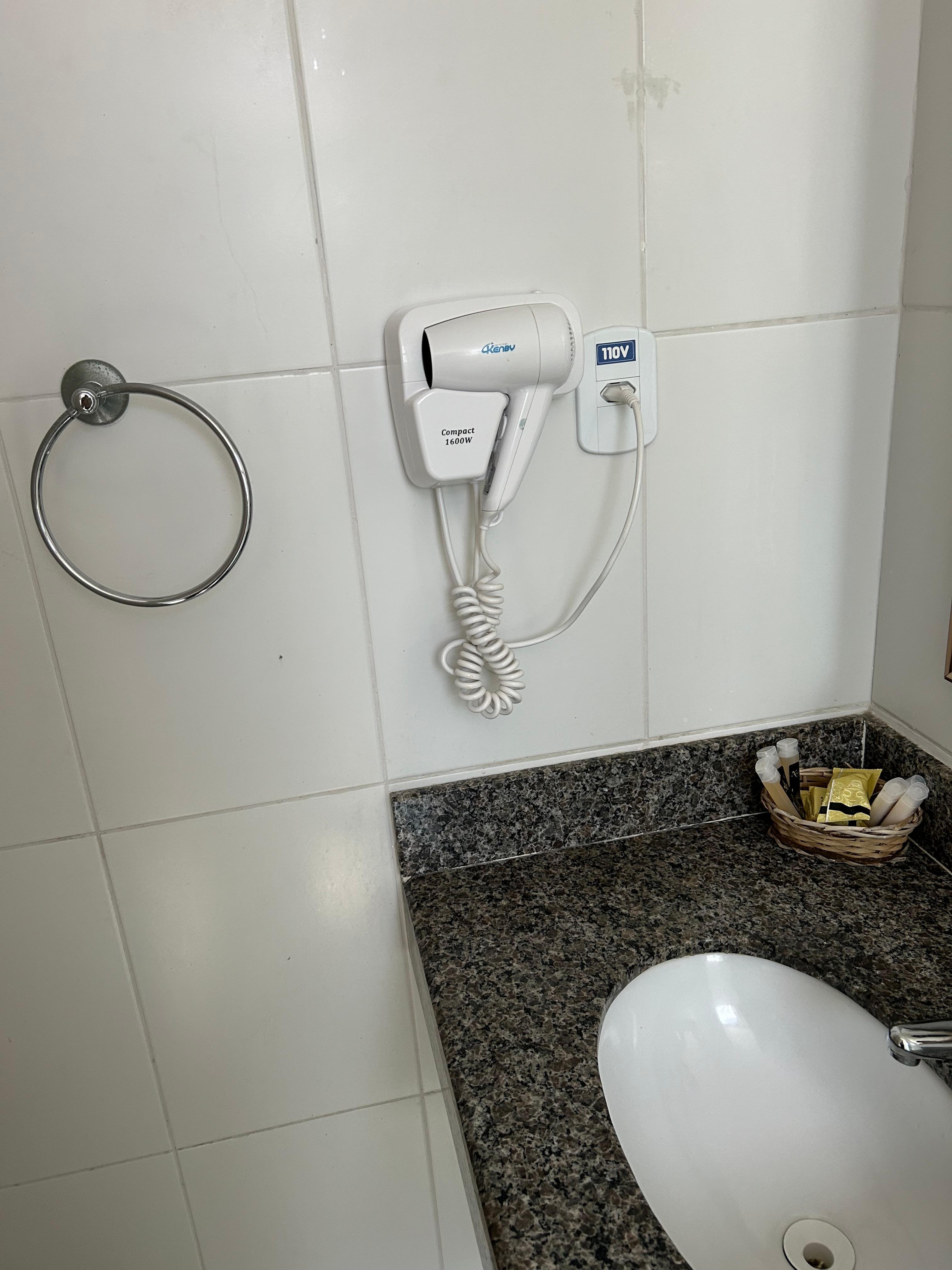 Amenidades e secador de cabelo