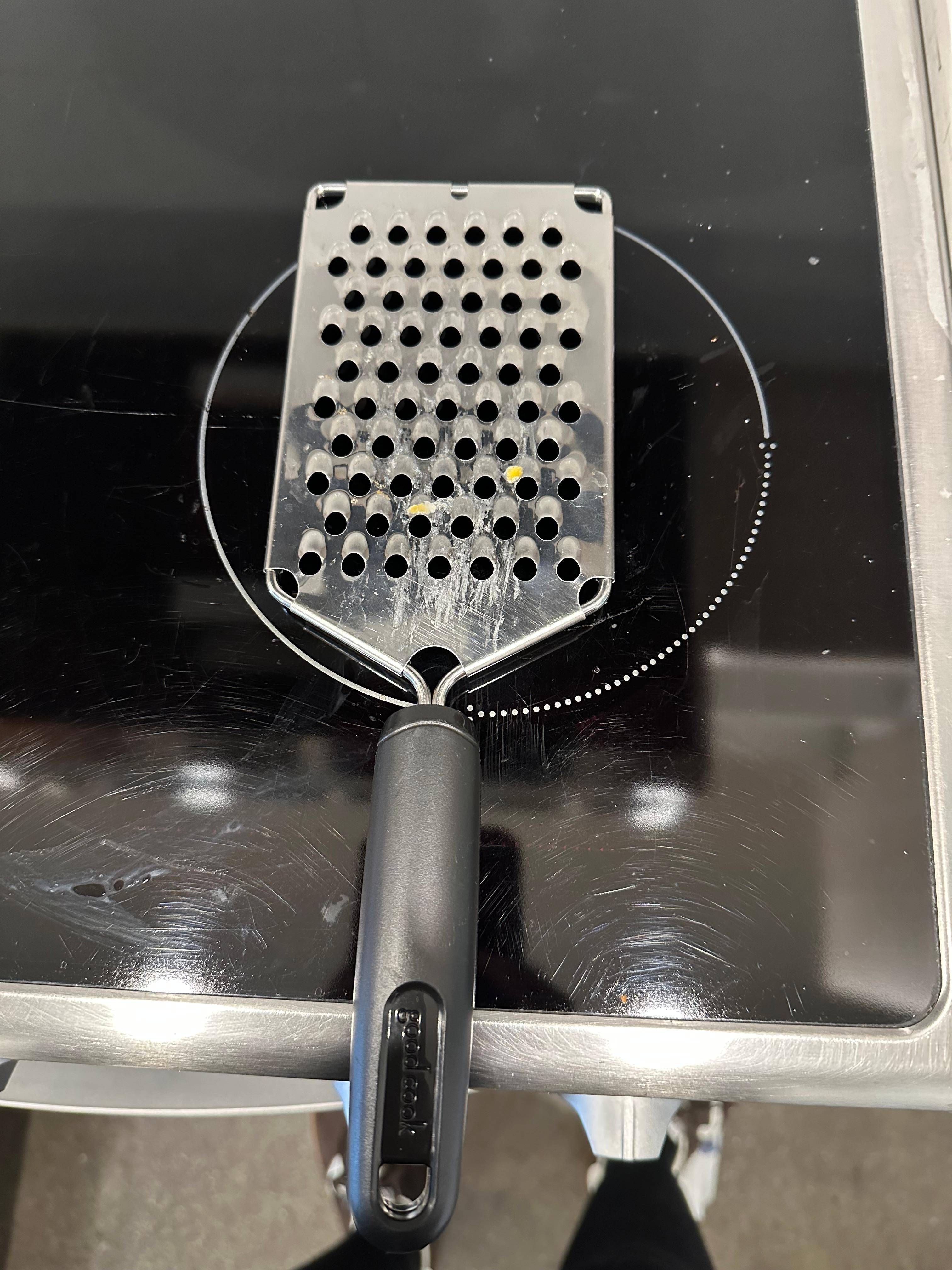 This shredder had old cheese on it. This turned me off that someone would put up dirty dishes.