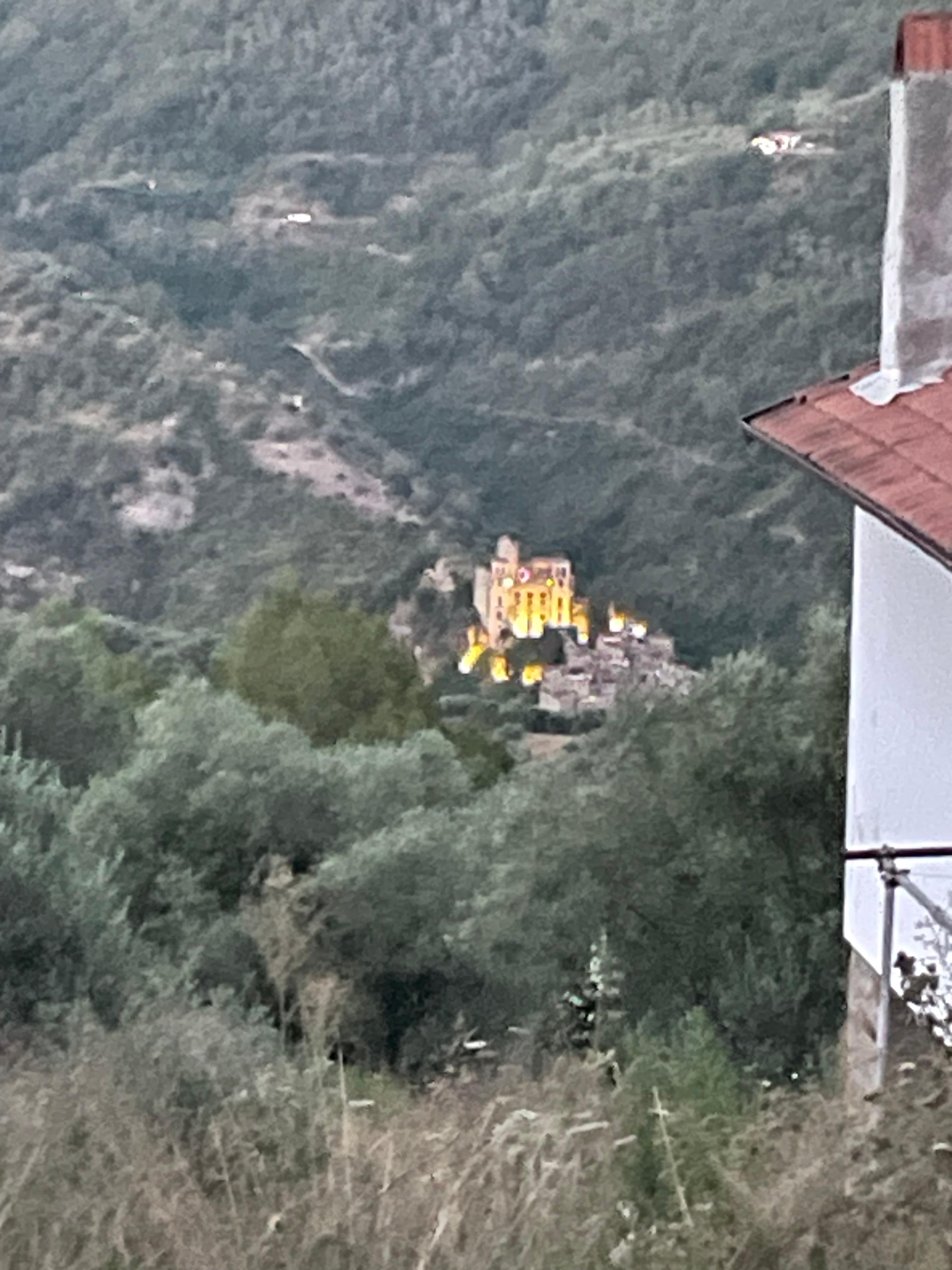 Zicht op het kasteel van Dolceacqua