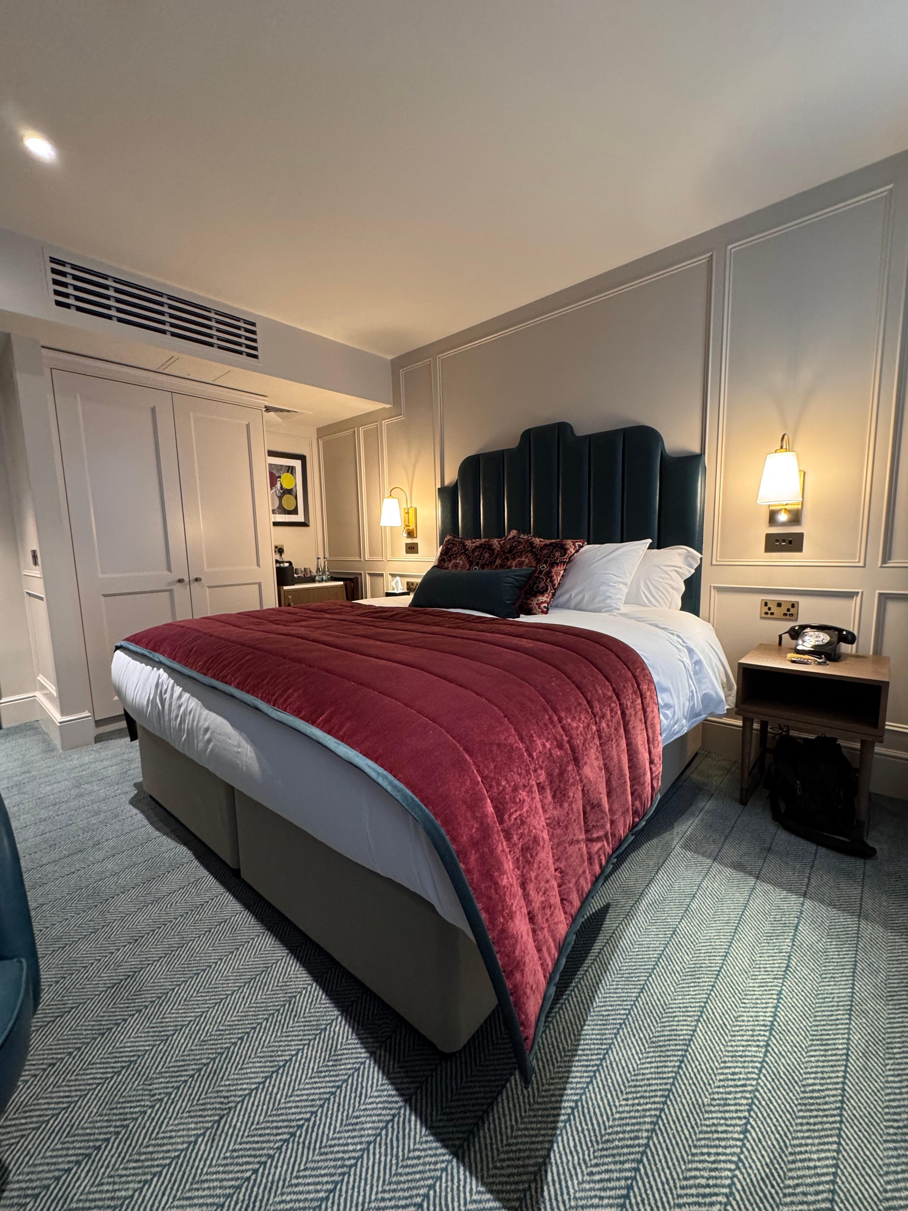 Super king bed lovely room