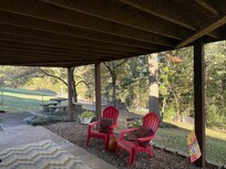 Beautiful & private outdoor setting.