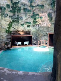 We enjoyed a hydrotherapy treatment at the spa/massage section with my husband.