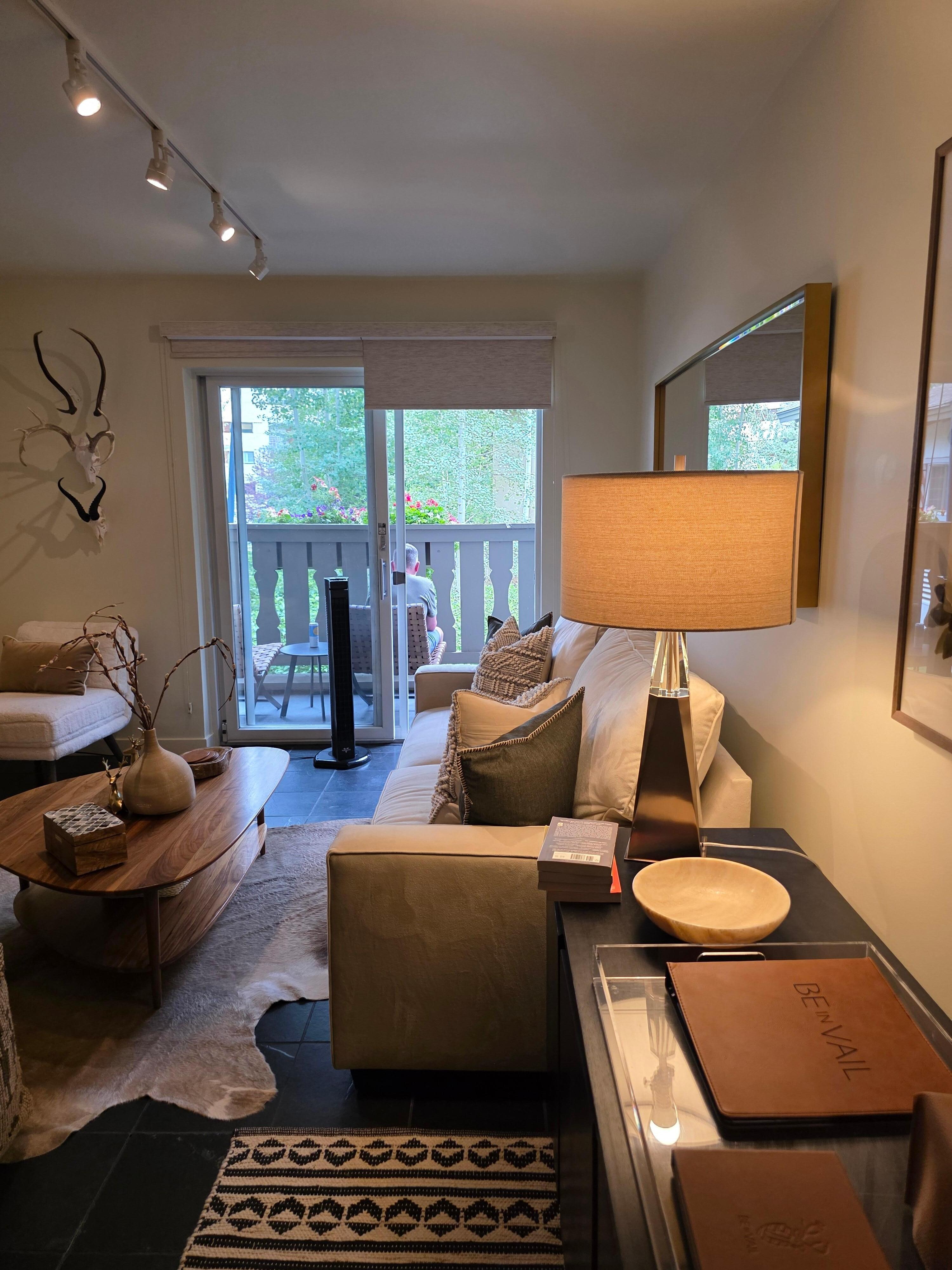 Beautiful decor and lighting 