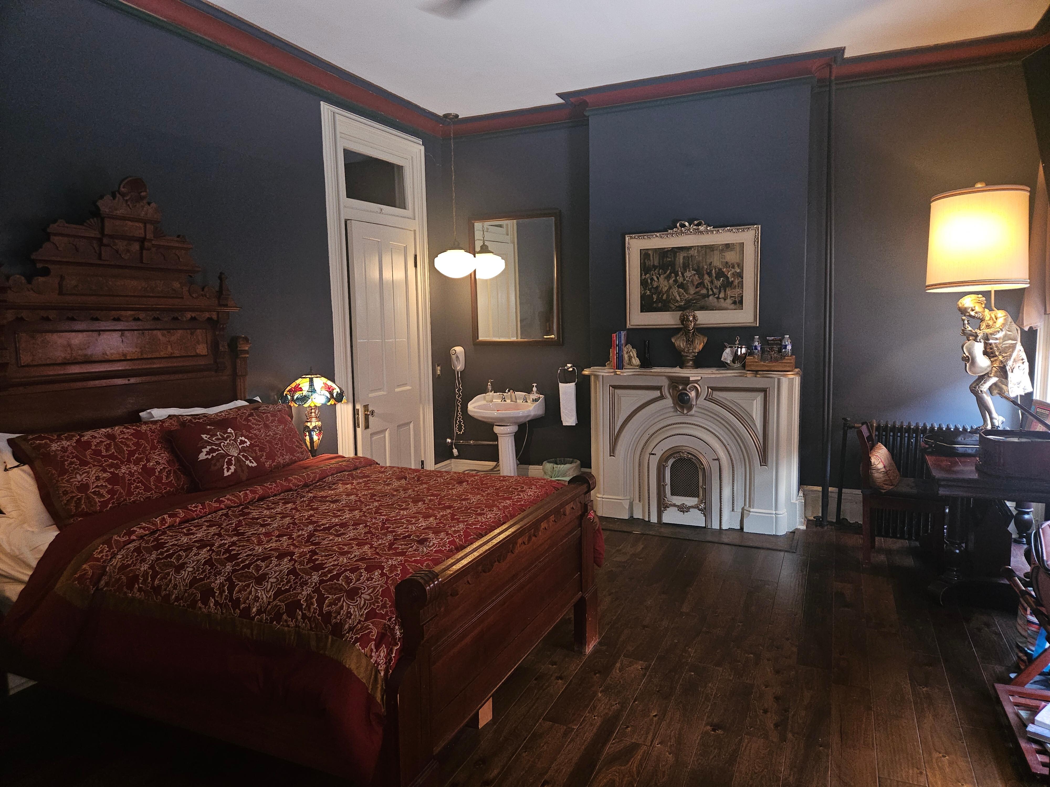 I loved this room's "Mozart" theme!