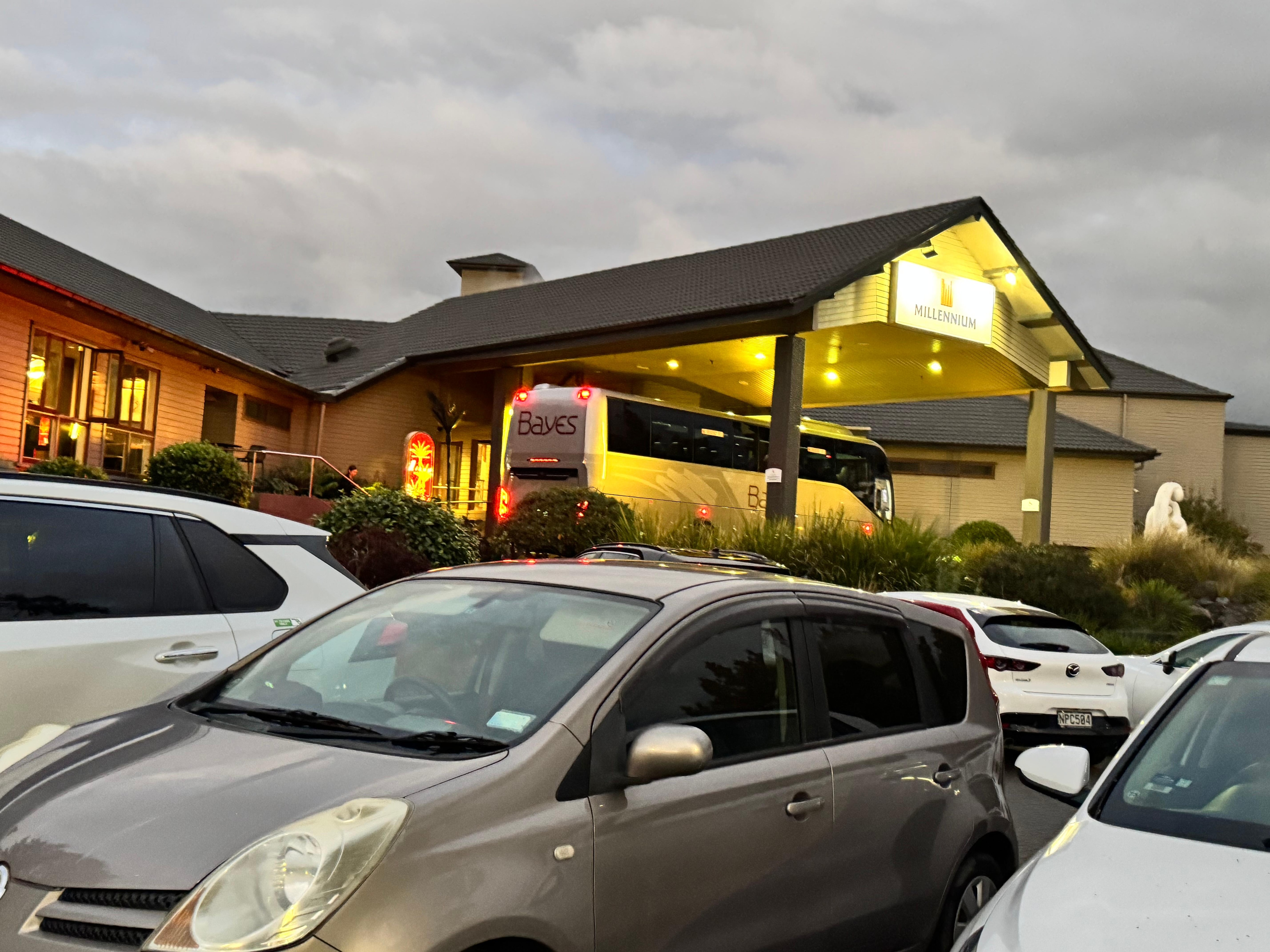 A lot of guests’ parking (free)