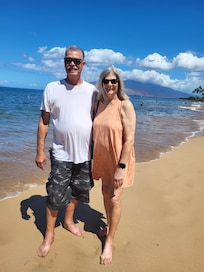 We went to Fred's for breakfast and then walked on Kamaole beach.