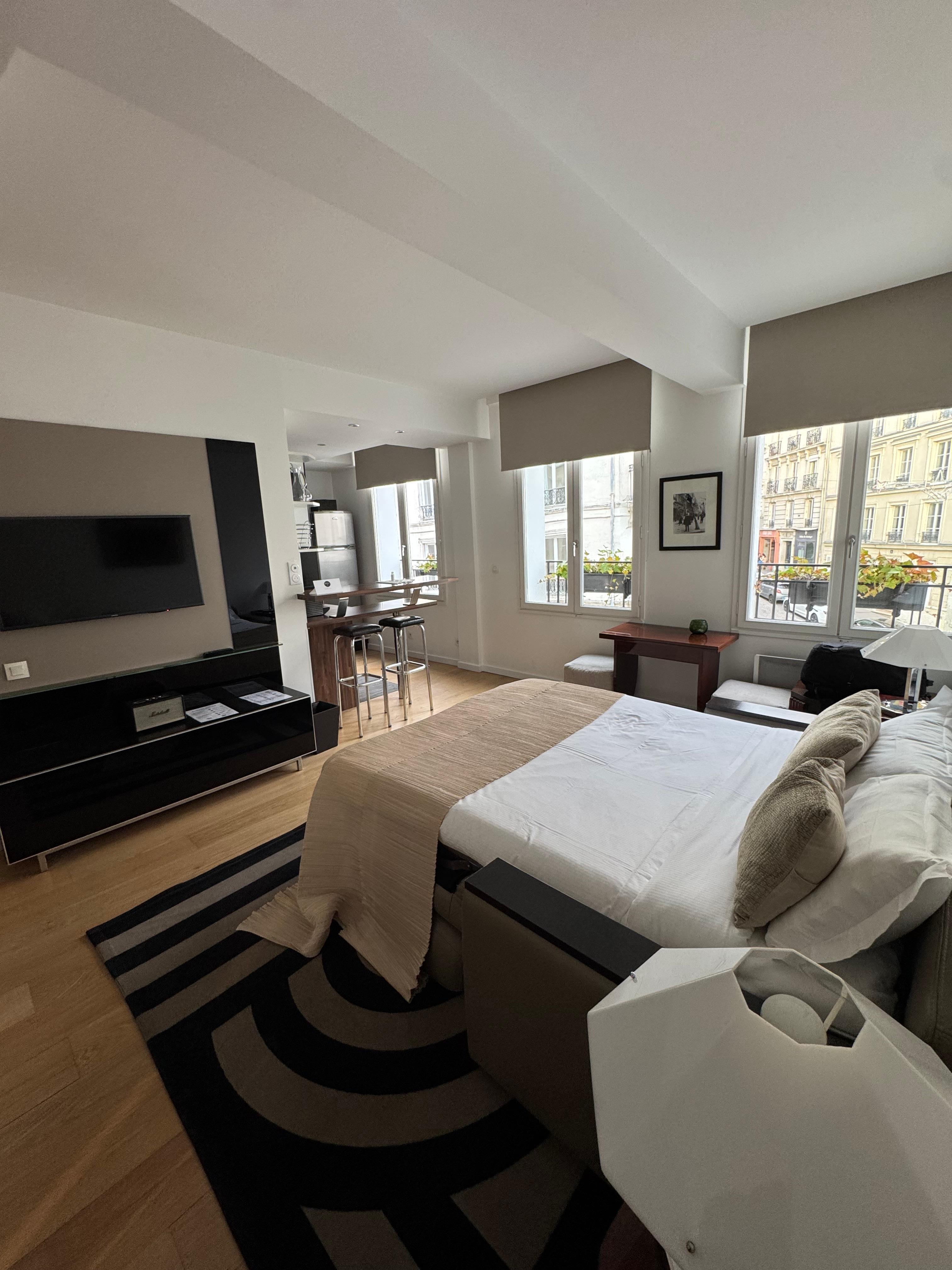 Huge space but tv does not work 