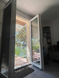 Aussicht vom Wohnzimmer nach drauĂen