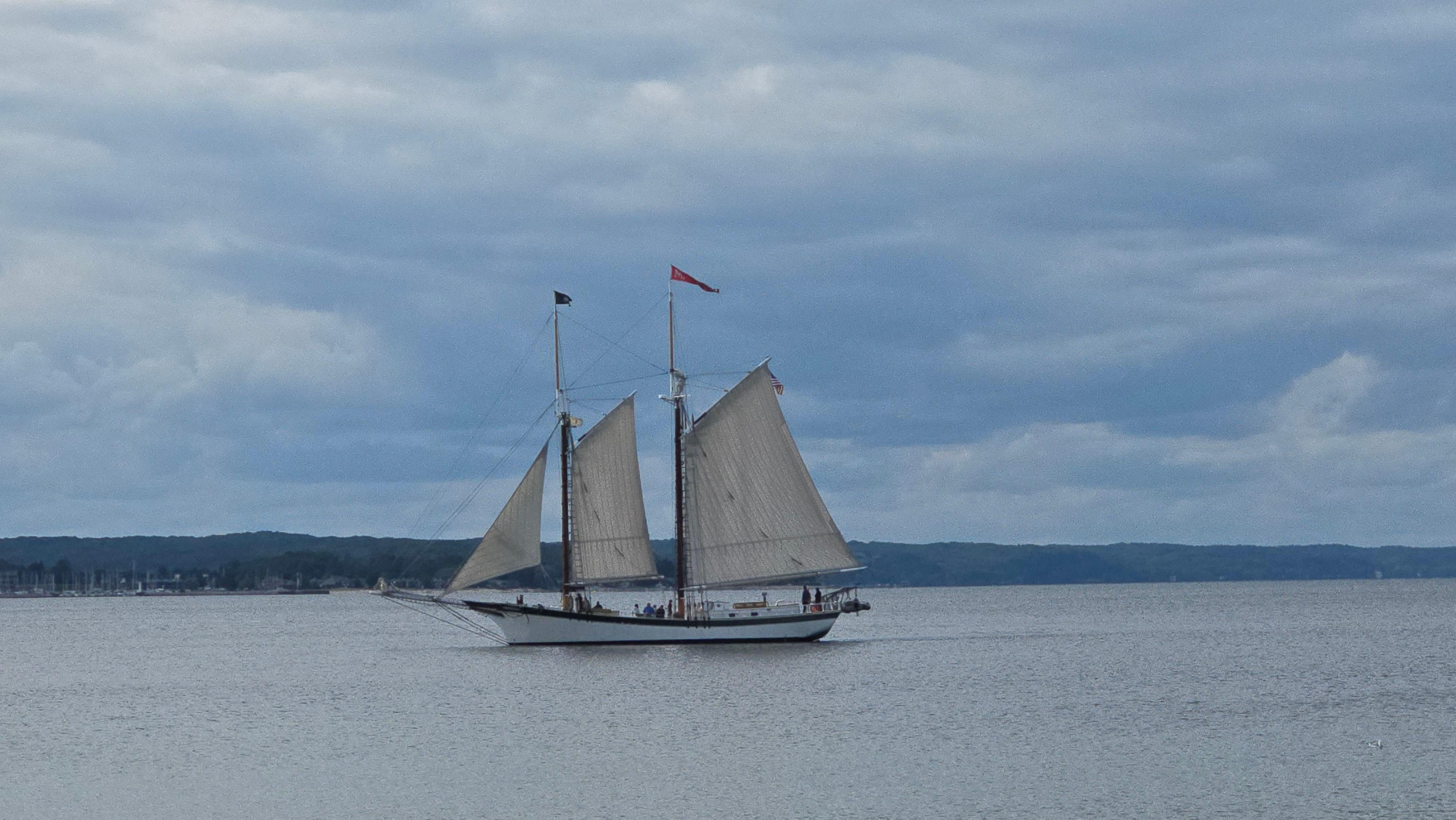 One block away from the bay!