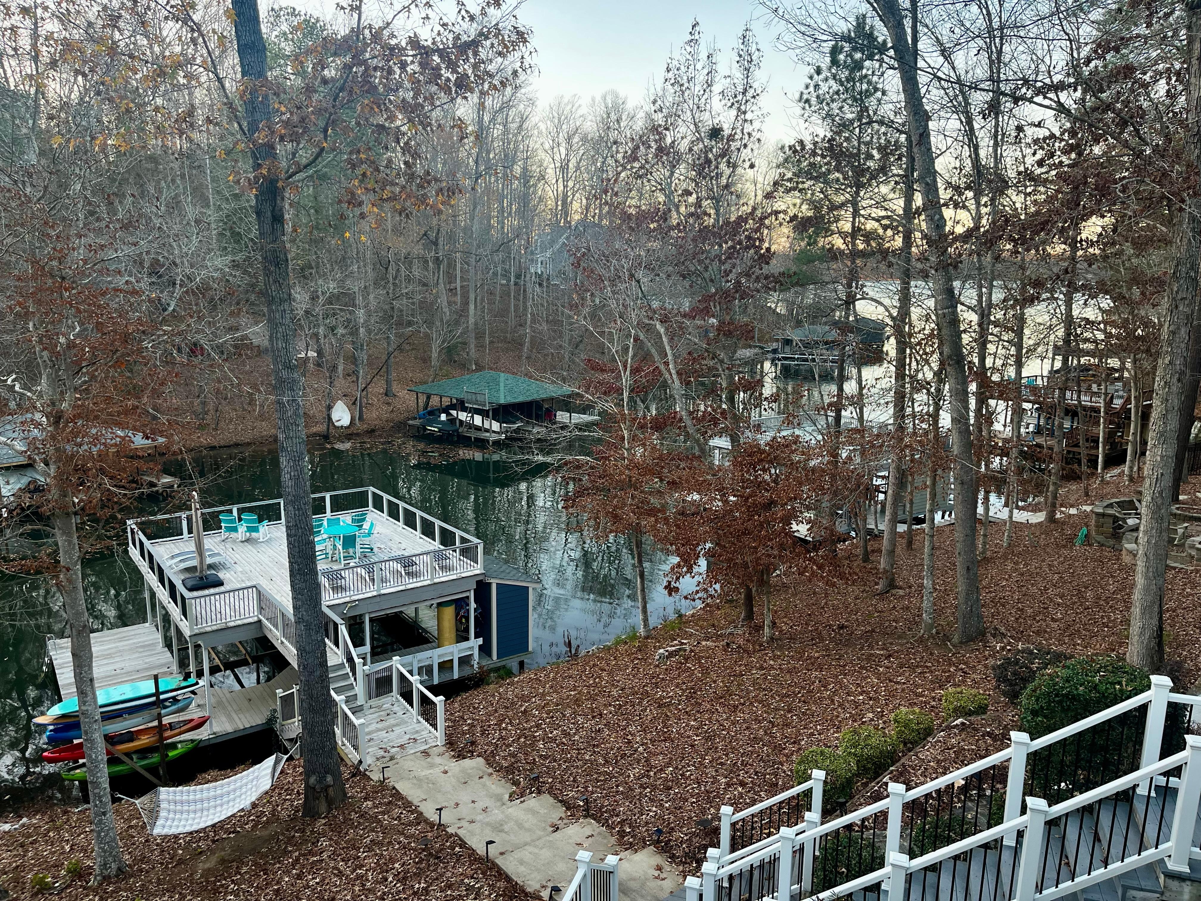 Great dock well-stocked with kayaks and life jackets. 