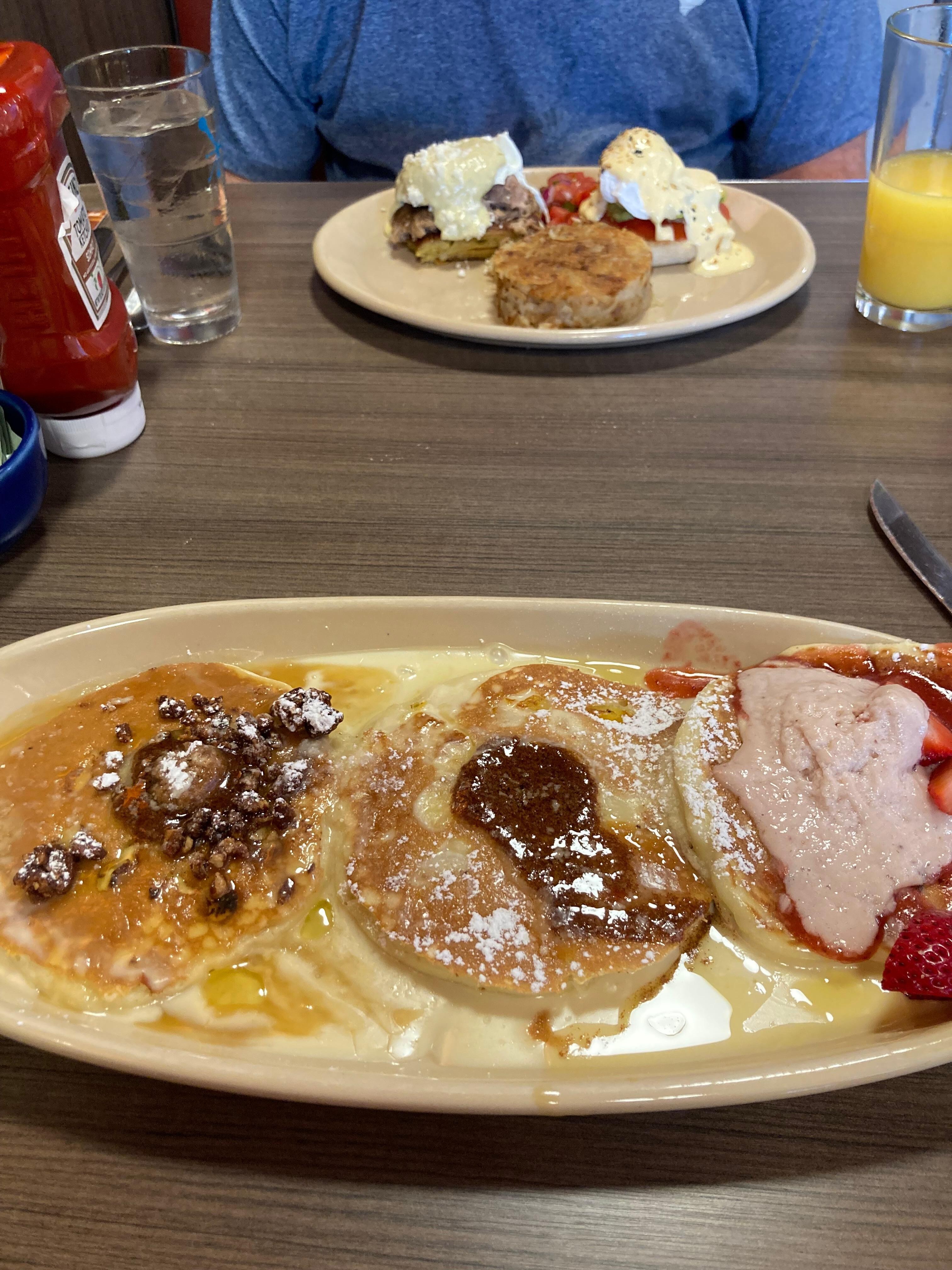 Snooze has pancake flights 😋