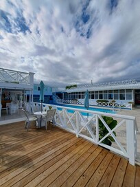 THE POOL AREA WAS VERY CLEAN AND NICE