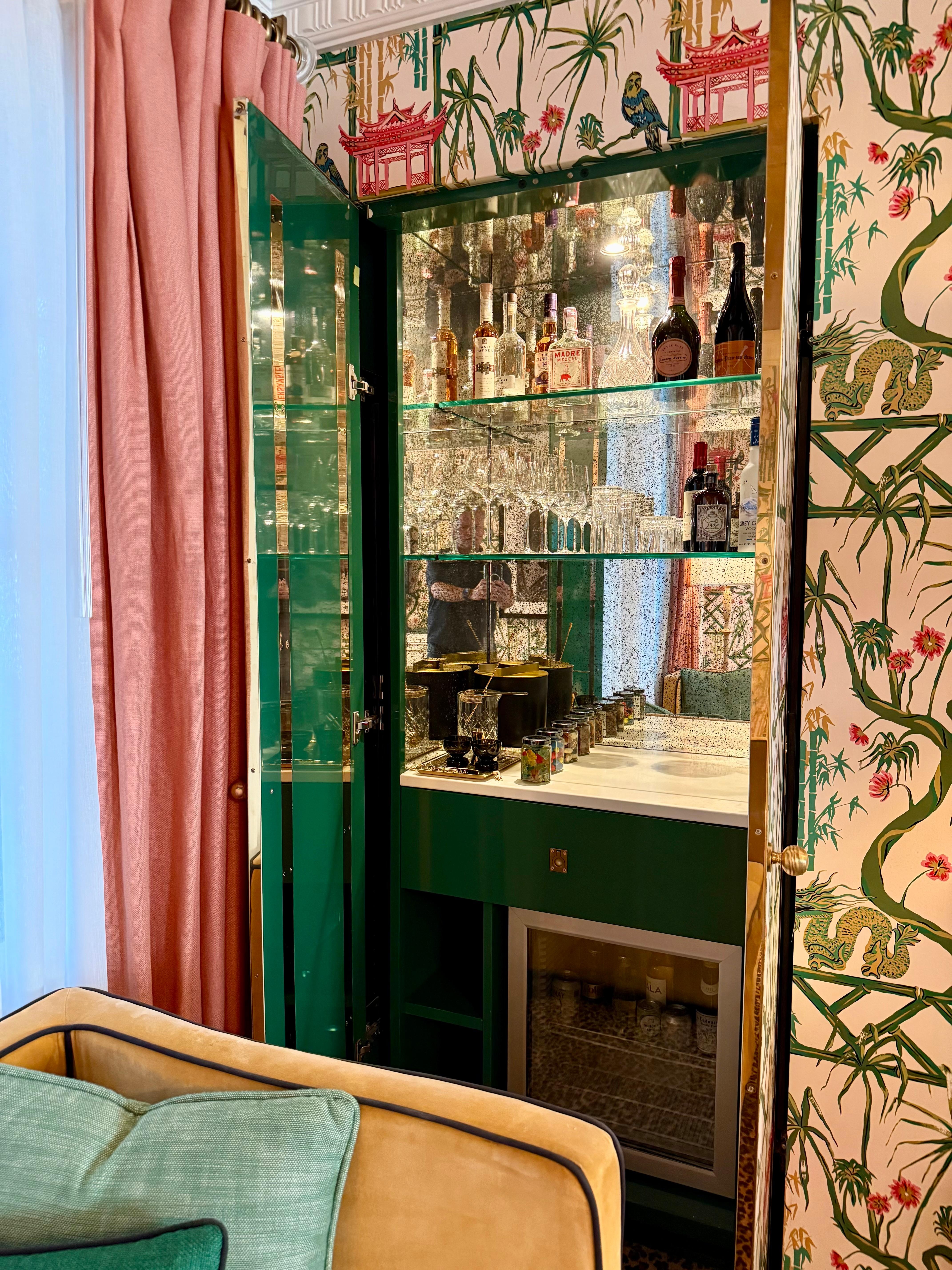 Guest room minibar
